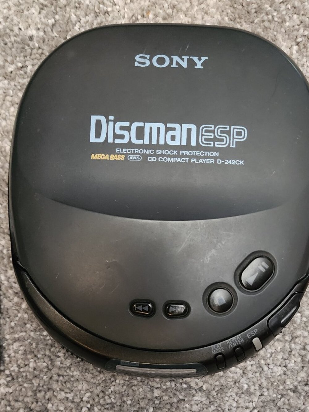 Sony Discman ESP with power cord, car power supply, fuse & manual - EUC! - Picture 3 of 8